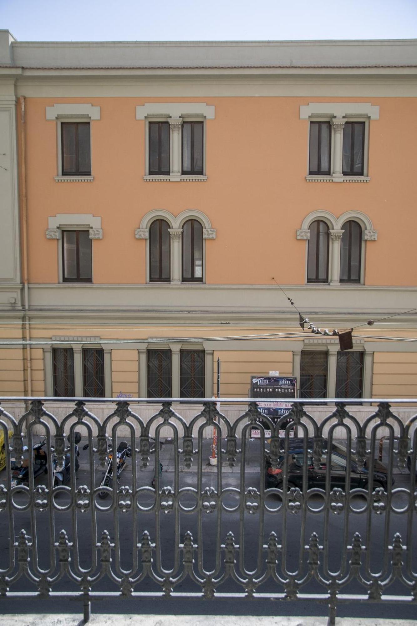 Palazzo Italia Apartments Bari Exterior foto